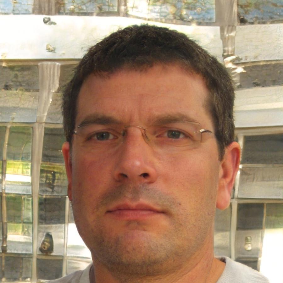 Instructor principal Esteban Morales